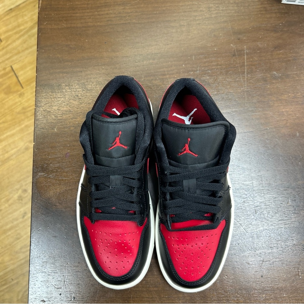 Air Jordan 1 women’s size 6